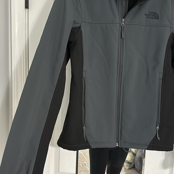 North face men’s grey/black winter jacket size S - Picture 3 of 5